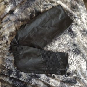 Fabletics Large Black Leggings Sexy Stretchy But Snatched Breathable Mesh